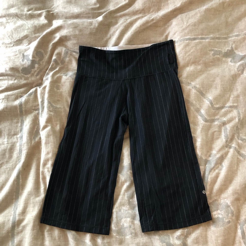 Cropped yoga pants